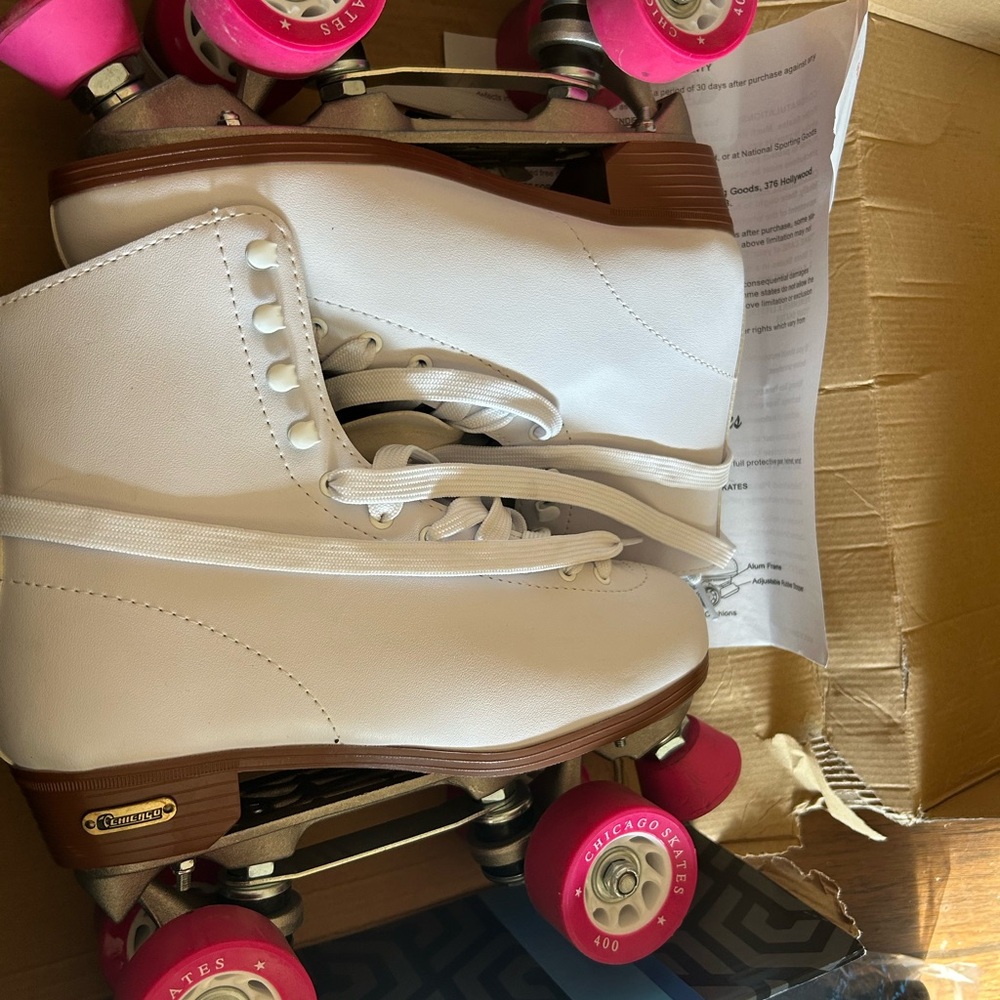 Chicago Ladies Rink Skate with Pink Wheels